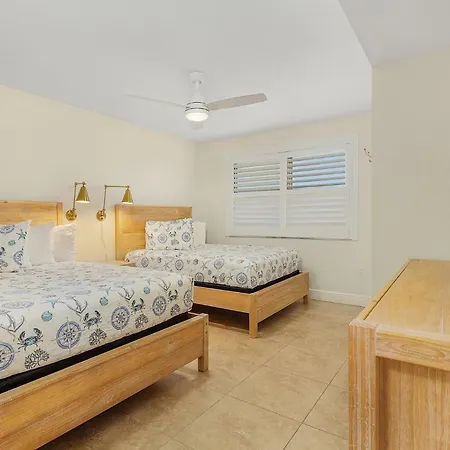 Top-Floor Corner Unit W/ Gulf Views, Pool, Balcony